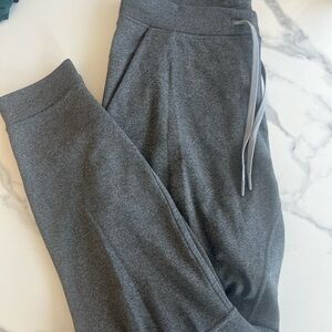 Lululemon Athletica Men’s Gray Joggers – Size XL
